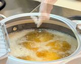 A picture of step 6 of Deep fried chicken with leek sauce.