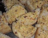 ગર્લિક બ્રેડ (Garlic Bread Recipe In Gujarati) રેસીપી સ્ટેપ2ફોટો