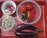 Foto langkah ke 1 dari resep Terong Balado Teri.