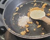 Foto del paso 7 de la receta: Guiso de merluza con gambas y almejas