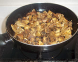 Foto del paso 5 de la receta: Tortilla de esclatasangs y champiñones