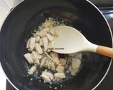 Foto langkah ke 3 dari resep Kwetiau Goreng Ayam pedas.