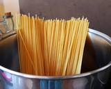 Foto del paso 3 de la receta: Spaguetti con huevo y gambas