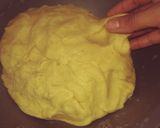 Une image de l'étape 1 de Mchawek (boules aux cacahuettes et miel).