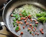 A picture of step 2 of Maggi chatpata tomato vegetables Chinese soup.