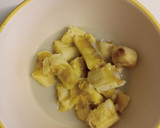 Foto del paso 1 de la receta: Avena con plátano, mango y chocolate