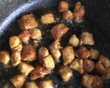 A picture of step 2 of Chilli chicken.