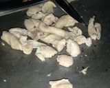 รูปขั้นตอนการทำที่ 1 ของ ผัดกะเพราไก่หนังกรอบใส่ปูอัด