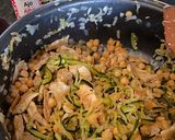 Foto del paso 8 de la receta: Espaguetis de calabacín con pollo y garbanzos