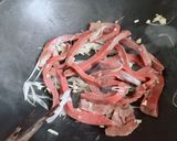 Hình bước làm 1 của món Đậu Que Xào Tim Bò