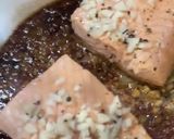 Foto del paso 5 de la receta: Sabor a mi: Salmón 🍣 con ajo