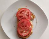 Foto del paso 4 de la receta Tostada de tomate y queso de cabra