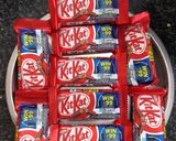 A picture of step 2 of KitKat milk Shake.