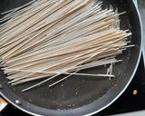 A picture of step 1 of Spaghetti In White Sauce.