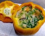 รูปขั้นตอนการทำที่ 4 ของ พริกหวานไข่ตุ๋นไก่สับกุ้งสด