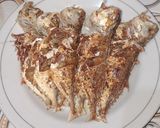 Foto langkah ke 2 dari resep Ikan kembung goreng.