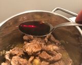 Une image de l'étape 3 de Filet mignon de porc caramélisé aux pruneaux.
