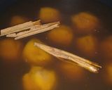 Foto del paso 1 de la receta: Mote con huesillo endulzado con chancaca