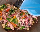 Foto langkah ke 4 dari resep Tumis Cumi Asin.
