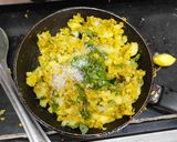 A picture of step 3 of Farali Dabeli.