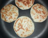 صورة لخطوة 4 من وصفة فطائر هشه من غير لبن أو زبده بدون فرن في الطاسه 🍳🥞