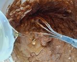 Foto langkah ke 4 dari resep 244. Banana Double Choco Muffin Cake.