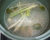 Foto langkah ke 3 dari resep Sup kepala ikan salmon.
