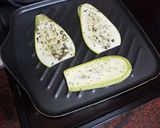Foto del paso 3 de la receta Canelones de calabacín rellenos de albóndigas al horno