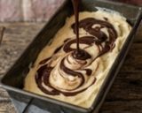 Foto del passaggio 4 della ricetta Gelato Crema di Banana e Cioccolato Fondente