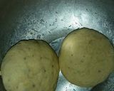 A picture of step 4 of #aloo paratha.
