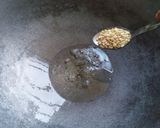 A picture of step 2 of Simple Upma.