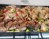 Foto del paso 3 de la receta: Pollo con vegetales en la planchetta