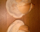 Foto del paso 1 de la receta: Bollo de pan relleno de tomate y provolone