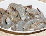 Foto del paso 1 de la receta: Camarones salteados con brócoli y salsa de ostra