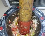 A picture of step 1 of Lehsan ki chutney.