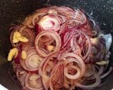 Foto del passaggio 5 della ricetta Lesso rifatto con le cipolle