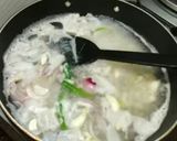 A picture of step 1 of Restaurant style methi matar malai.