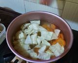 Foto langkah ke 1 dari resep Sup Tomat Telur.