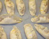 Foto del paso 4 de la receta: Empanadas al horno de jamón, queso y huevo duro