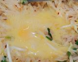 Gambar langkah 5 resipi Phad Thai Goong.