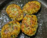 A picture of step 4 of Sprouted Mung Kabab.
