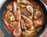 Foto del paso 22 de la receta: Cazuela mar y montaña de pollo, rape y gambas con sofrito de calamar
