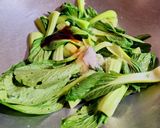 Hình bước làm 2 của món Cải thìa xào tỏi