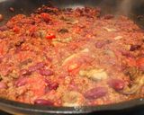 A picture of step 3 of Veggie chilli con carne.