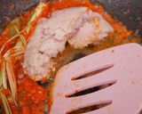 Foto langkah ke 4 dari resep Semur Terong Pedas Ayam Cincang.