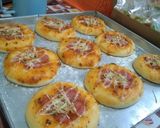 Foto langkah ke 9 dari resep 48. Pizza bread ekonomis.