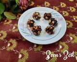 A picture of step 4 of Whole Peanut Laddoos.