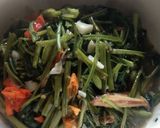 Foto langkah ke 4 dari resep Tumis kangkung teri pete.