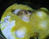 Foto langkah ke 7 dari resep Ikan Patin Plus Telur Bumbu Kuning.