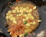 Foto langkah ke 2 dari resep Tumis Cumi Asin Cabe Ijo Plus Tomat.